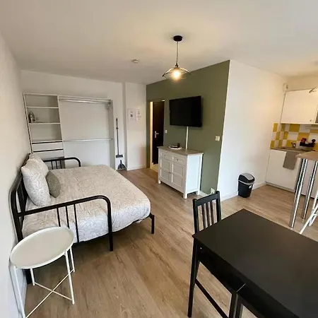 Grand 34m2 - Parking & Fibre - Proche Airbus *