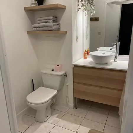 Grand 34m2 - Parking & Fibre - Proche Airbus