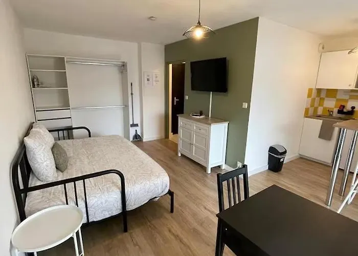 Grand 34m2 - Parking & Fibre - Proche Airbus *