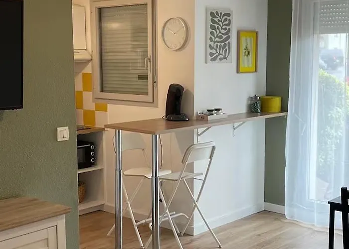 Appartement Grand 34m2 - Parking & Fibre - Proche Airbus *