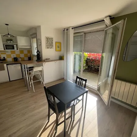 Grand 34m2 - Parking & Fibre - Proche Airbus