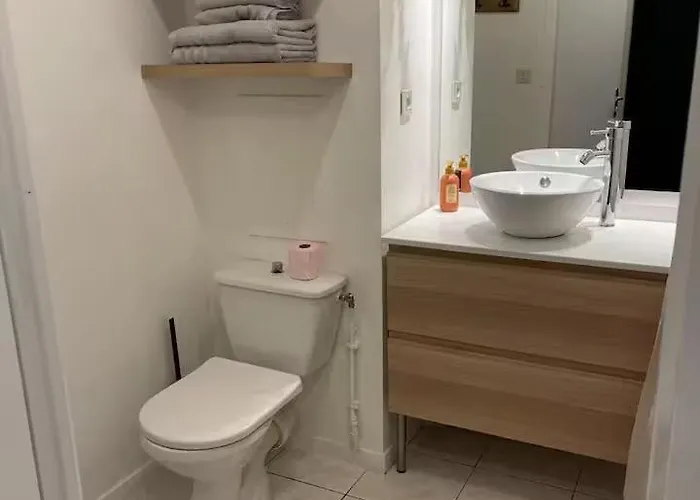 Grand 34m2 - Parking & Fibre - Proche Airbus